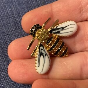 NEW Bee Brooch Pin